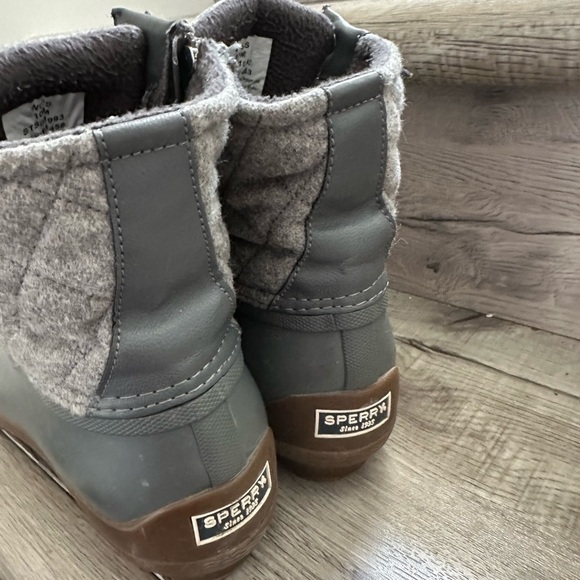 Sperry Boots size 10 Women's Syren
Waterproof Duck Boot - Picture 3 of 6